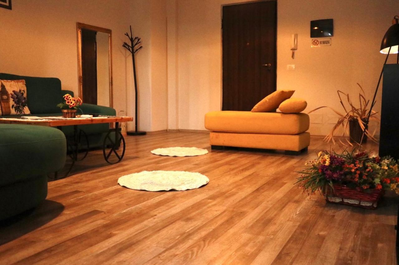 Ultra Apartments 'New Baazar' Тирана Экстерьер фото